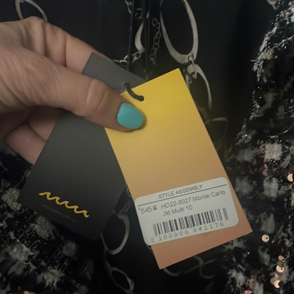 Gorgeous Sequin jacket - Picture 5 of 7